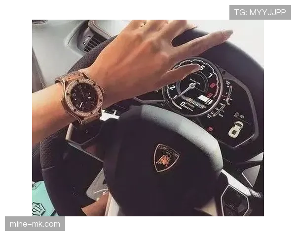 练俊杰训练像机器，私下朋友圈全是豪车豪表，我刷新了三遍才信得过